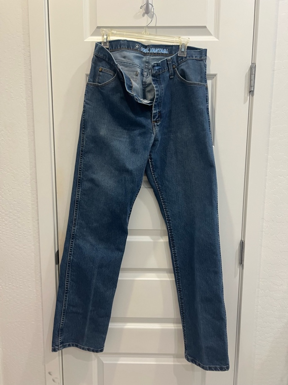 Wrangler Men’s Cool Advantage Straight Leg Dark Blue Denim Jeans